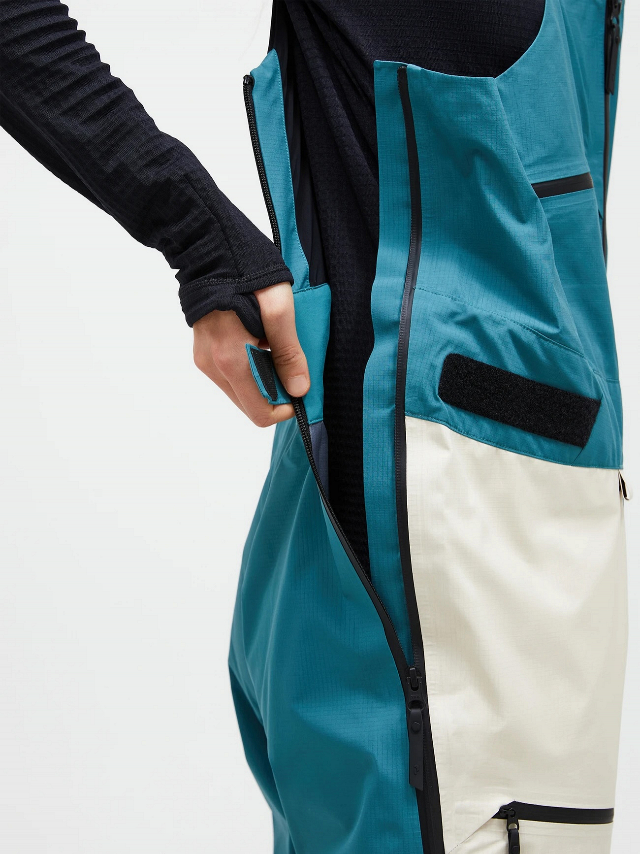 W Vertical Gore-Tex Pro Bib Pants (FW24) - Peak Performance